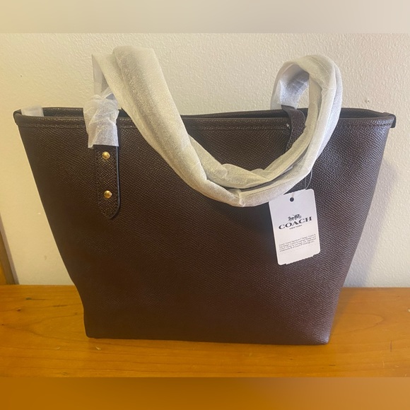 Coach Handbags - NWT Coach tote bag
